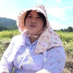 巨乳・巨尻の田舎のお母さんが脱いでしまった